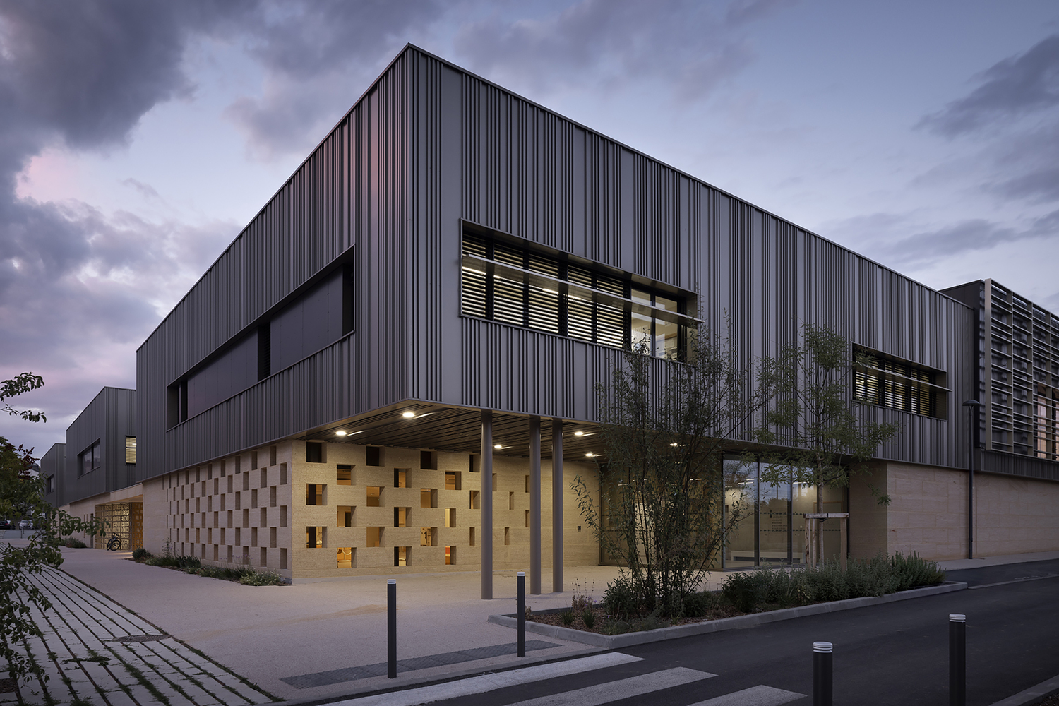 雅克·希拉克学校与体育馆-27