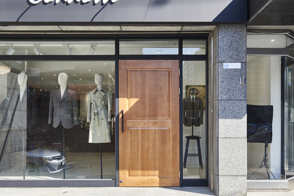 24 坪高级定制服装店，打造优雅黑白空间-22