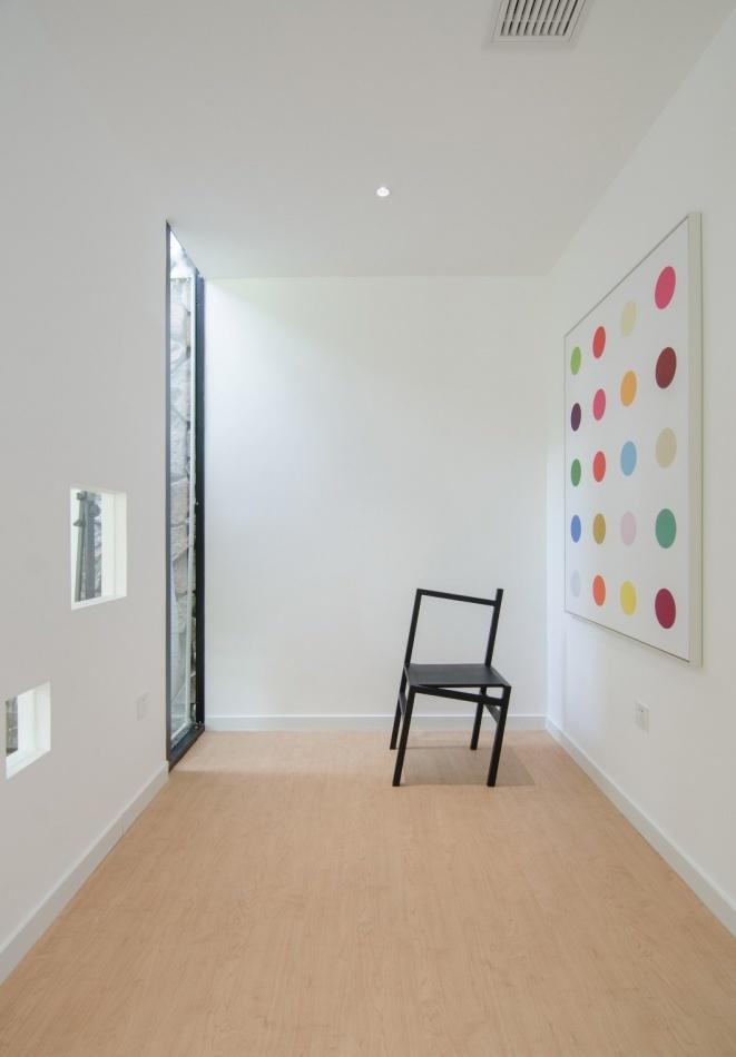 光影穿梭的现代宅院-50