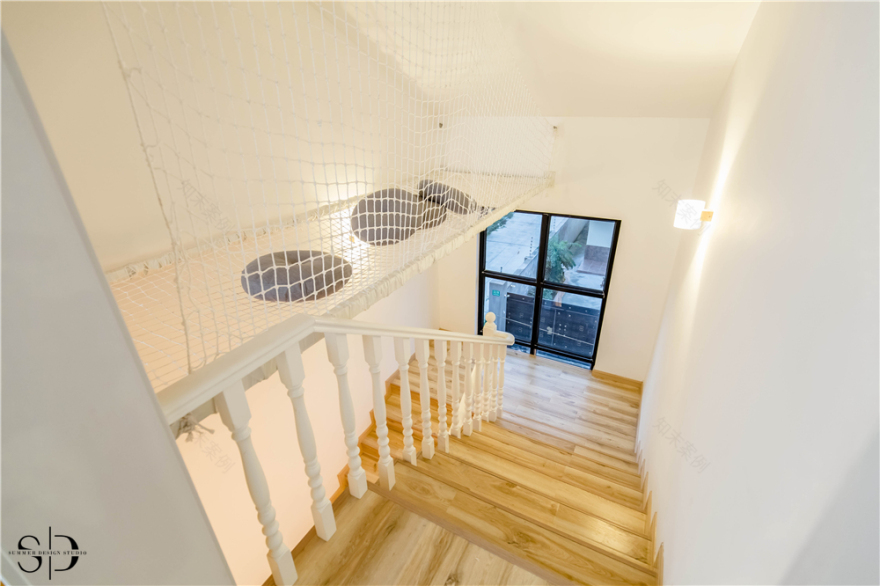 童话王国 | 丛林氧吧般的浪漫尖顶套间设计-22