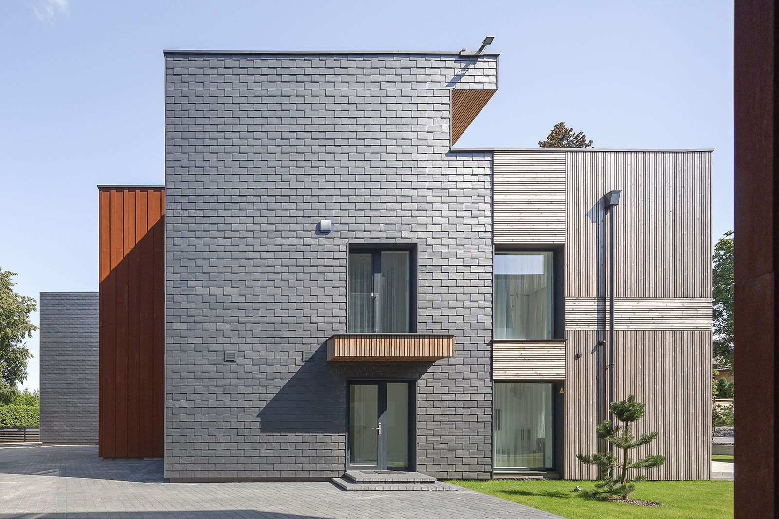 PRIVATE MULTI STOREY APARTMENTS IN KAUNAS | NEBRAU-17