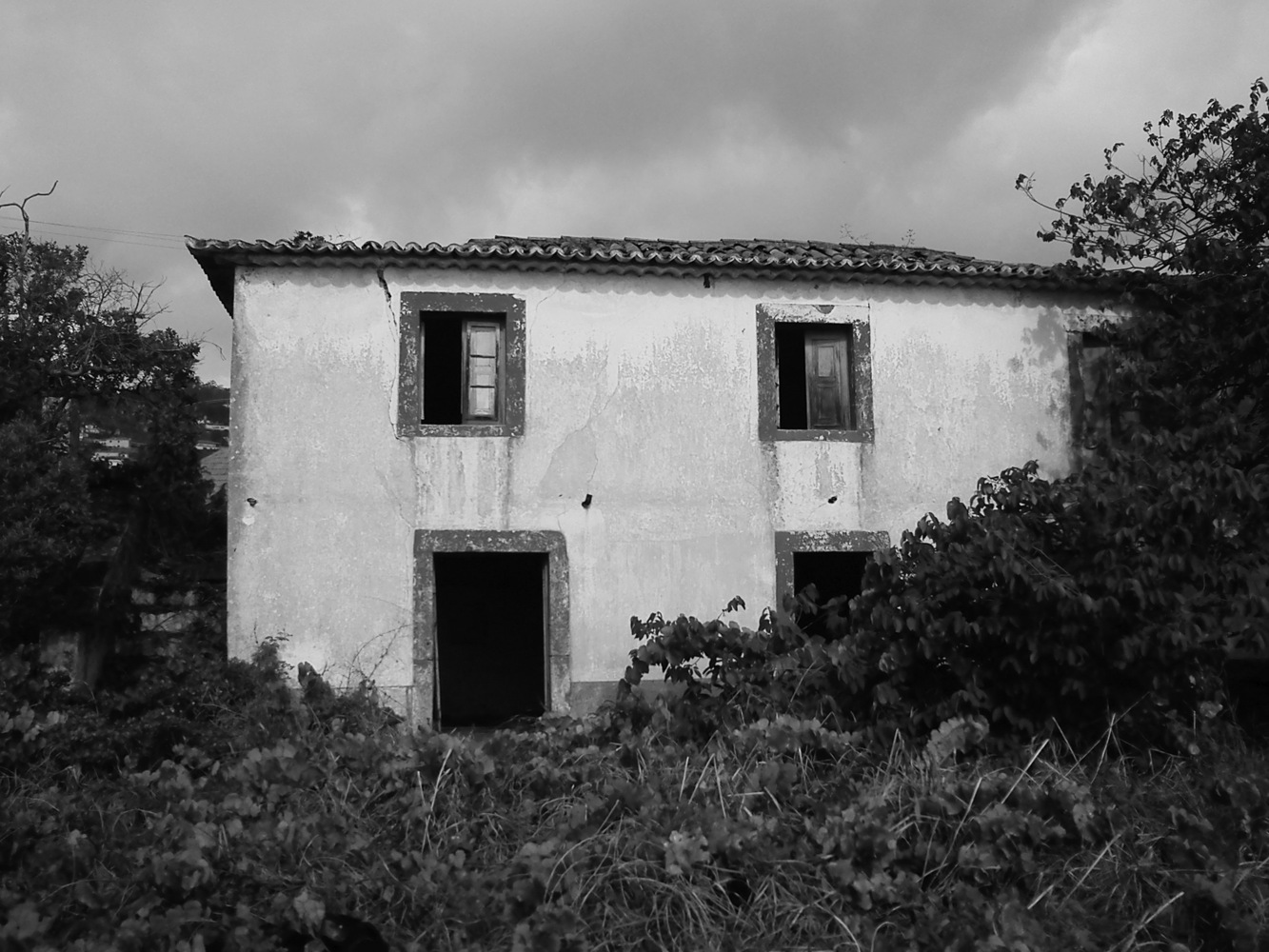 葡萄牙马德拉岛乡村景观中的典型马德兰房屋翻新与扩建-42