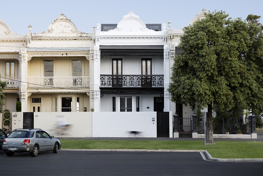 Frame Terrace House / McMahon and Nerlich Architects-1