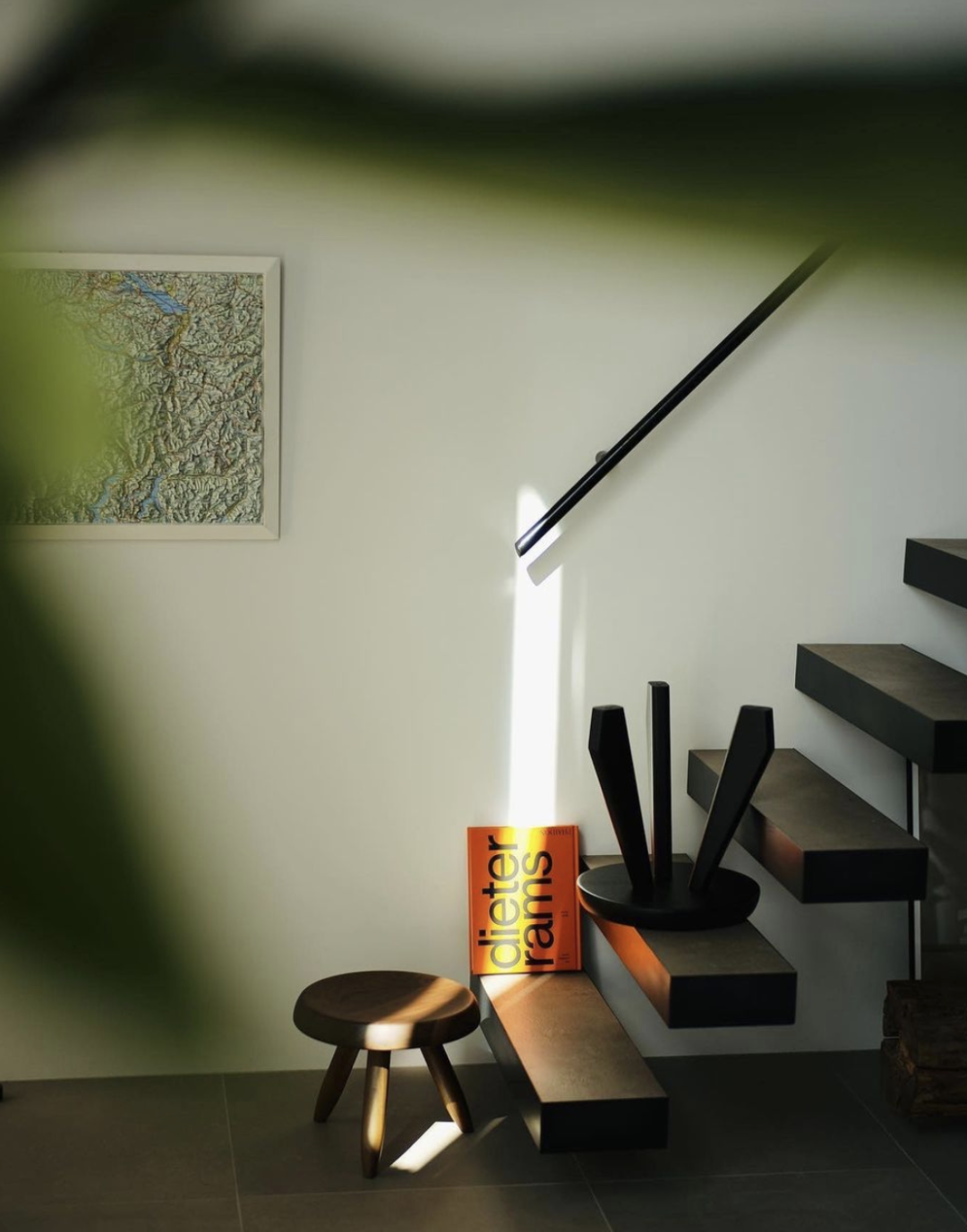 矮凳收藏达人的家居艺术丨中国上海丨容集品牌管理(上海)有限公司-9