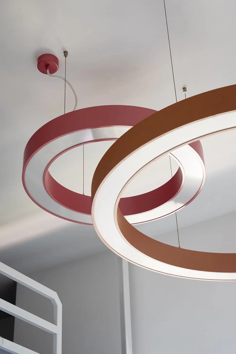 模拟自然光楼中楼树中屋有趣工业loft复式设计丨以色列特拉维夫丨戈者设计-15