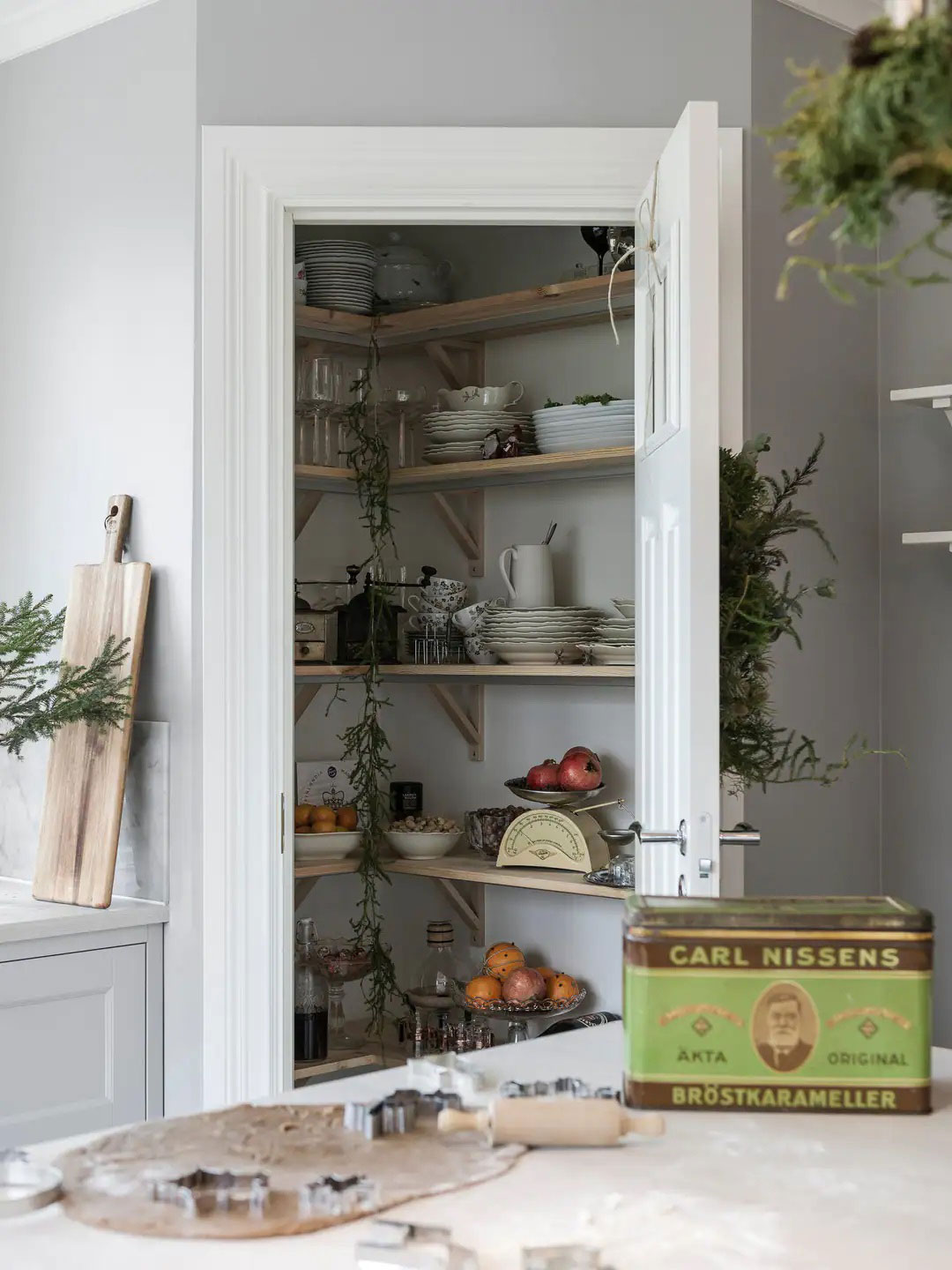 瑞典斯德哥尔摩冬季小屋的节日装饰-5