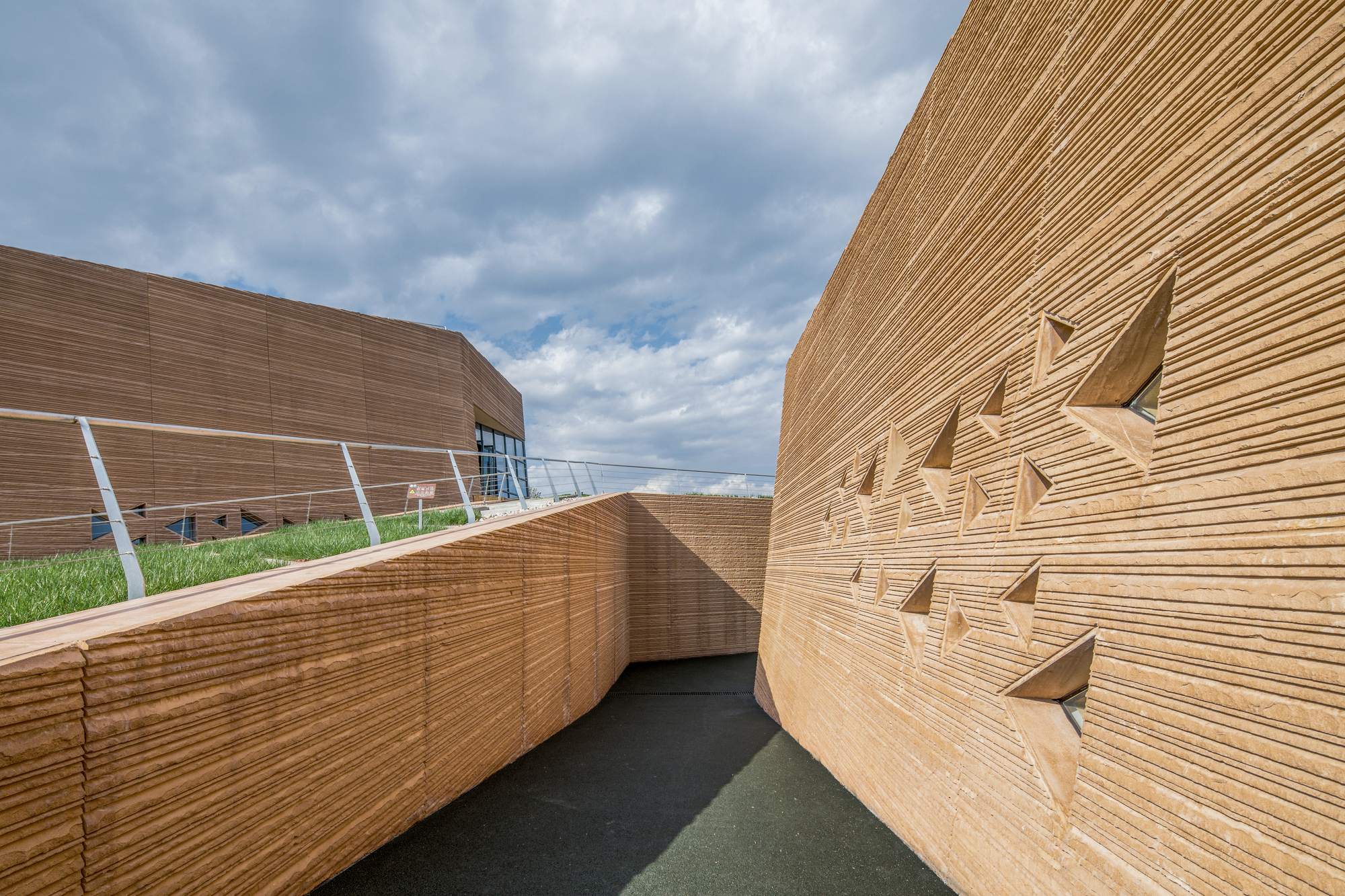 西昌邛海国家级旅游度假区游客中心丨CSWADI,ZAD-23