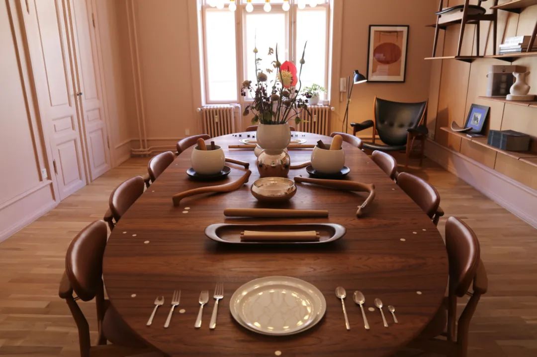 Finn Juhl 设计的奢华银桌-13