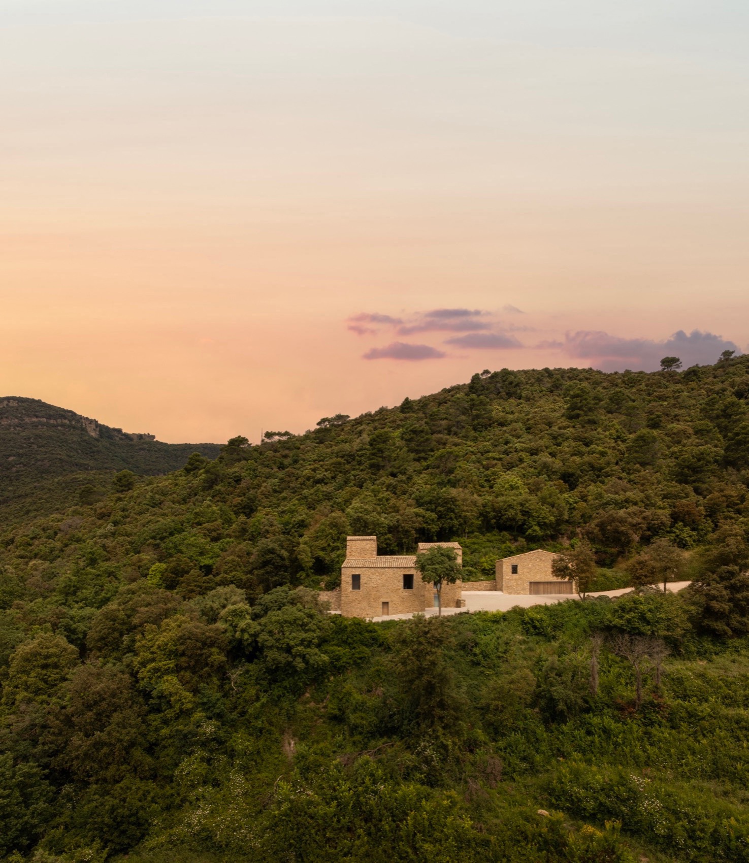 卡达尔特农庄住宅丨西班牙赫罗纳-108