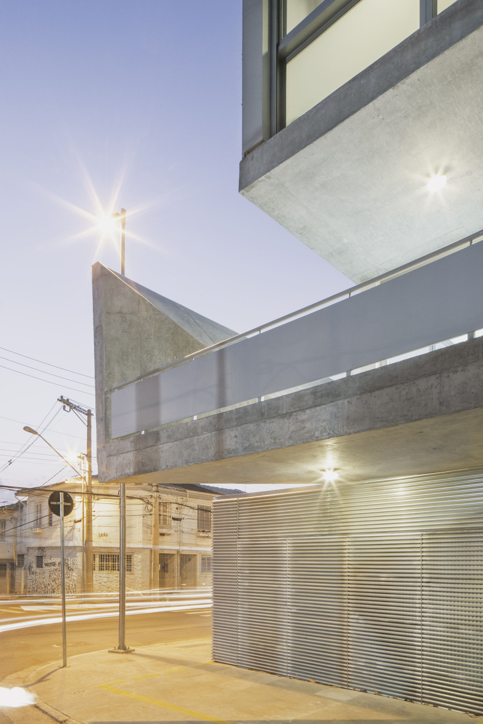 Workshop House  / PAX.ARQ-48