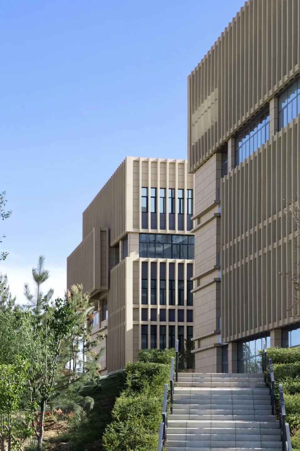 大学校园规划建筑设计：西宁 · 青海理工学院丨中国西宁丨清华大学建筑设计研究院有限公司（THAD）-32