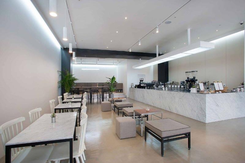 26 坪现代白色咖啡馆设计-3