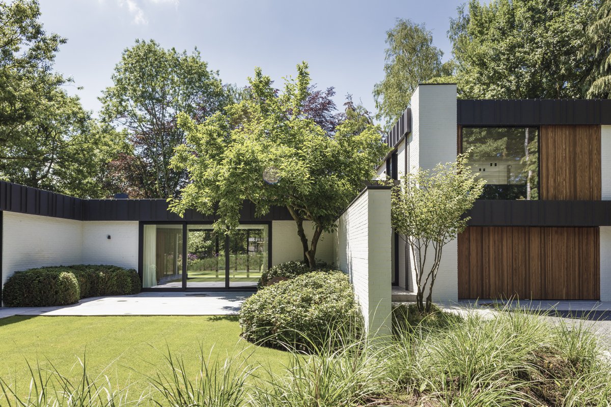 比利时 Baillet Latour 别墅绿色环绕的开放式空间设计-8