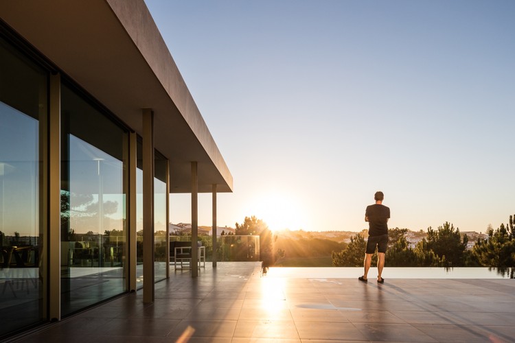 葡萄牙奥比多斯“绿意盎然”现代别墅-41