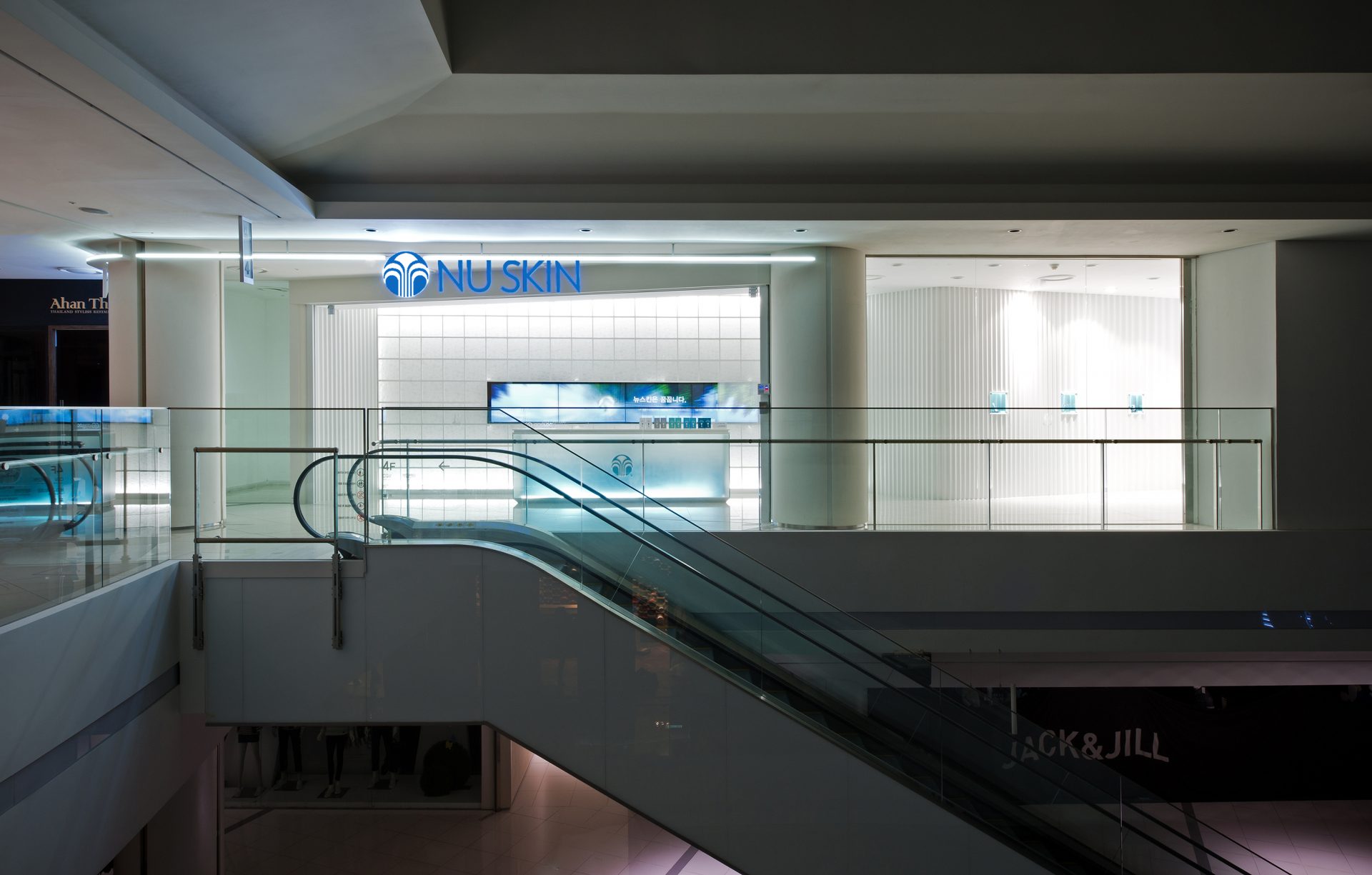 뉴스킨 타임스퀘어점 WGNB-12