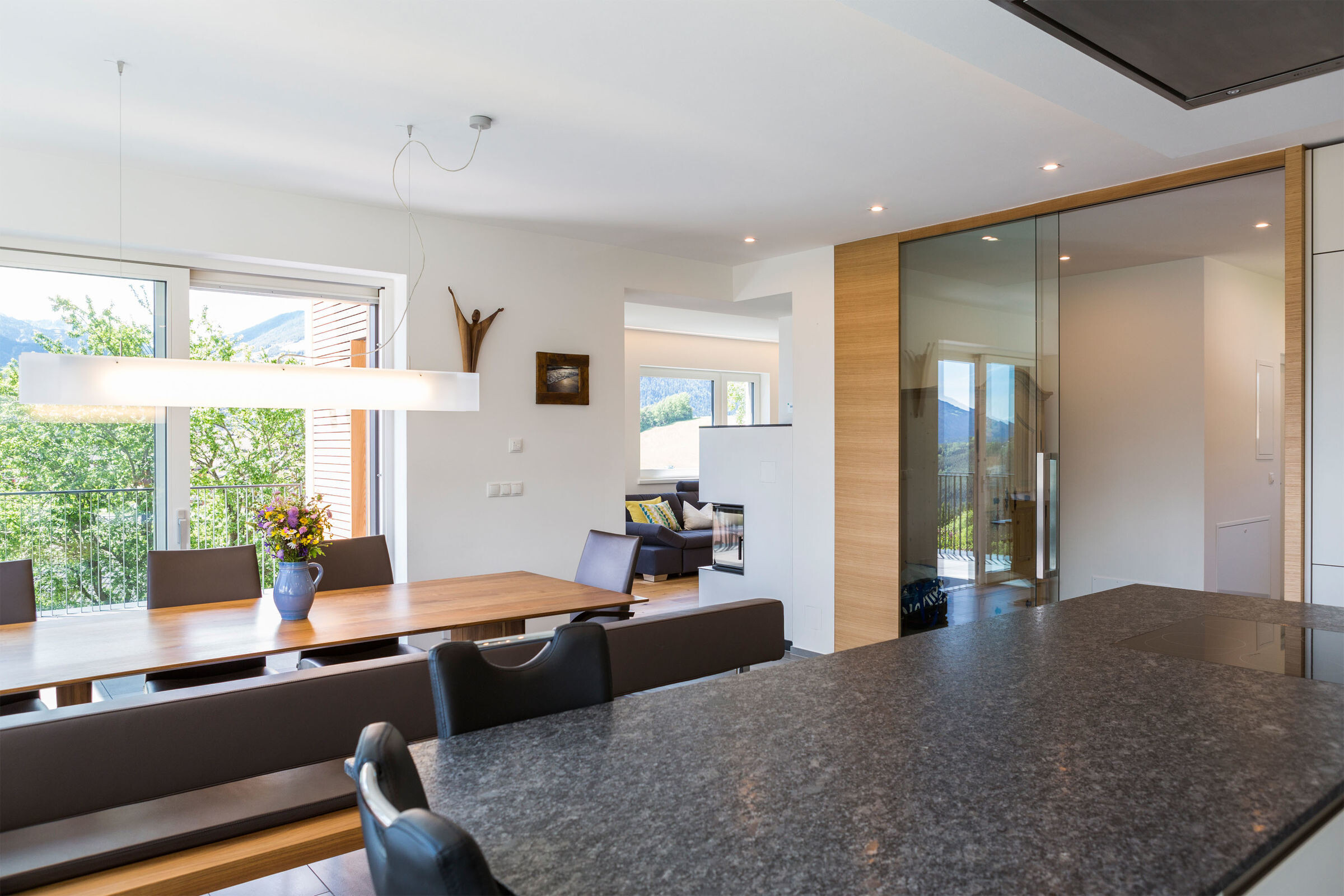 意大利双层别墅改造,木结构与南向露台打造舒适生活空间-25