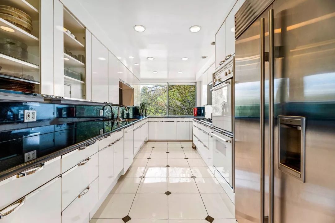 加州“高跷住宅”50 年匠心之作-9