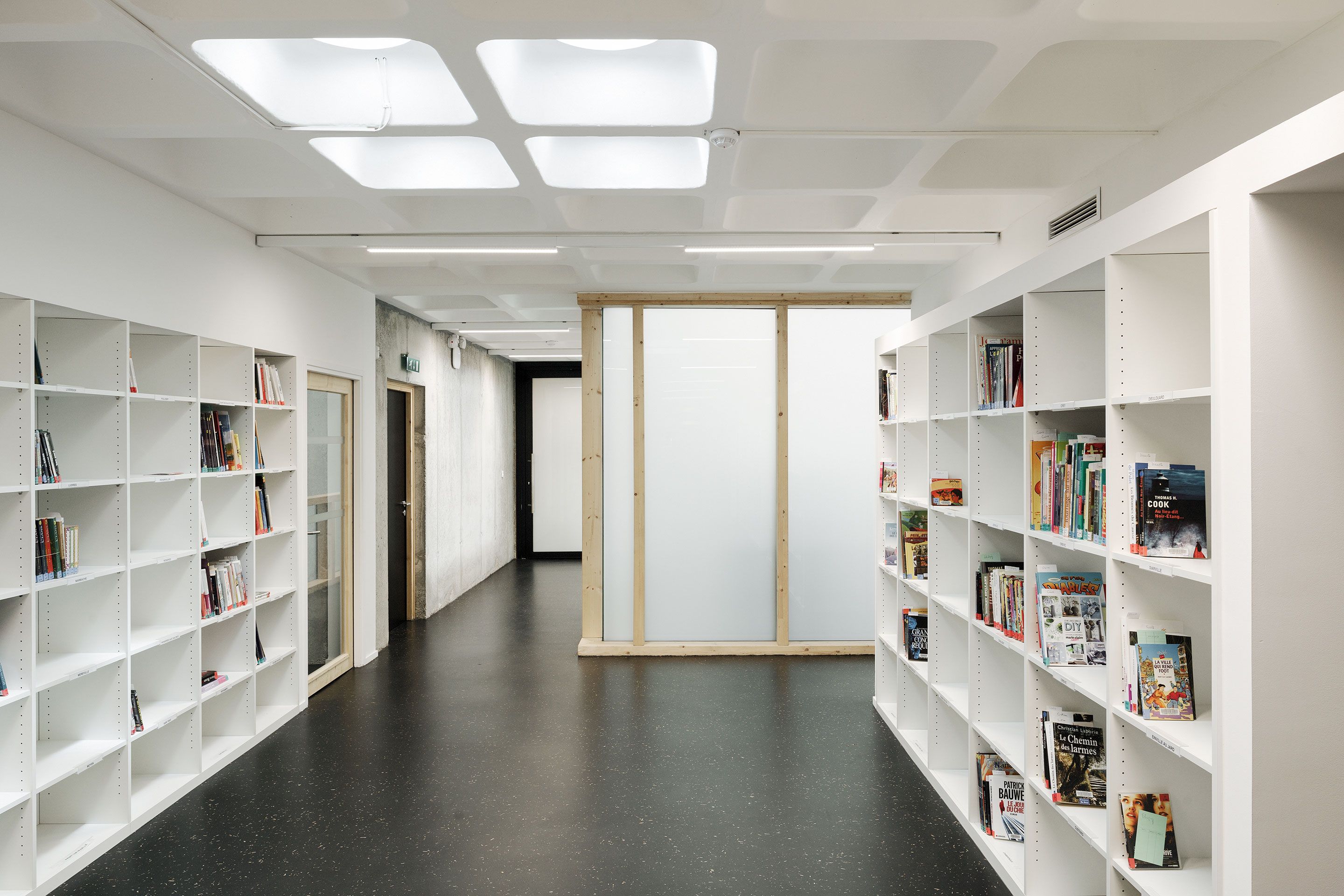 拉乌省立多媒体图书馆-9