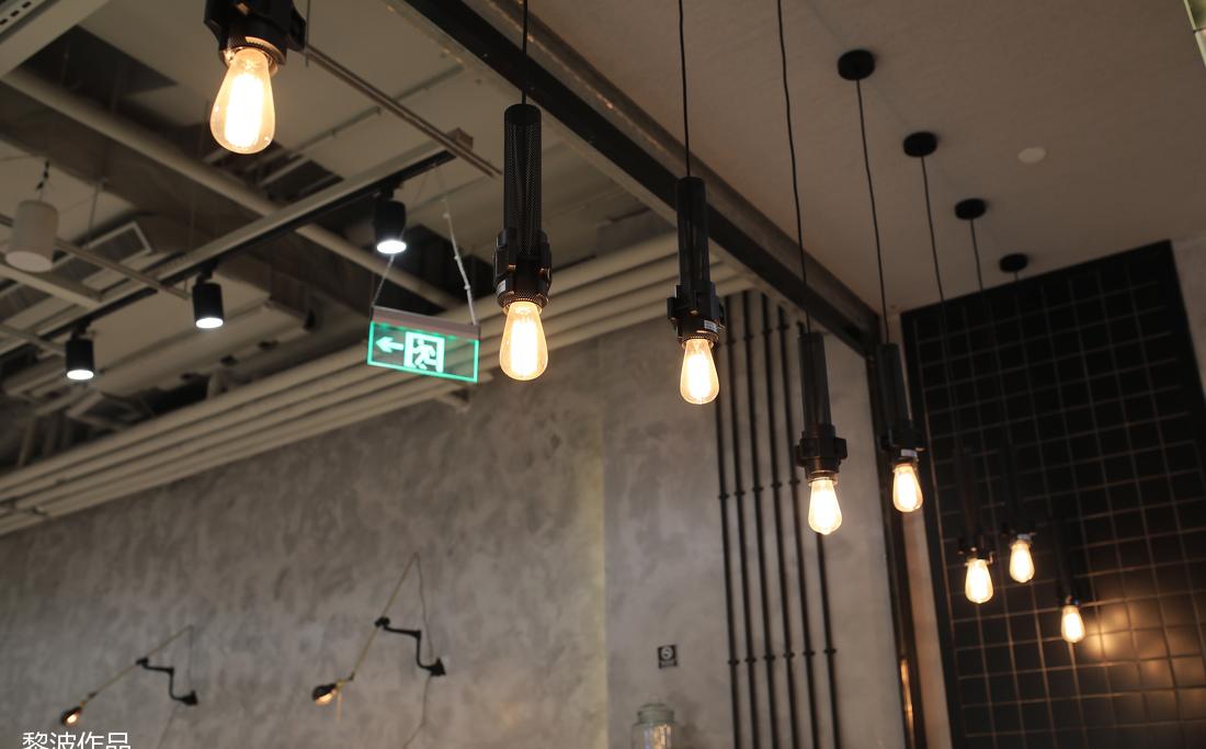 初夏花园 | 极简工业风餐厅设计-21