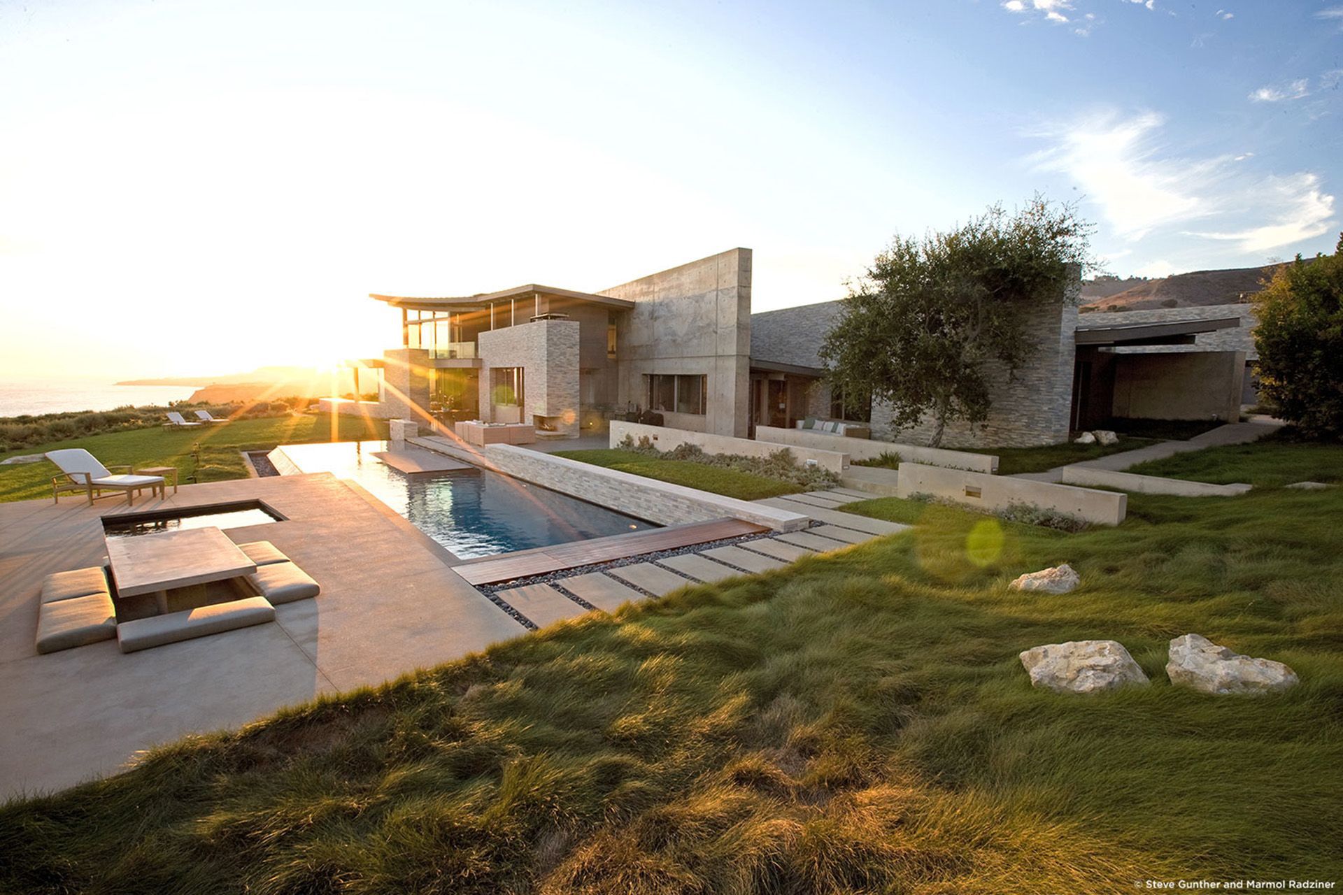 加州阿尔塔米拉别墅庭院,原生植物与景观巨石的和谐共生-7