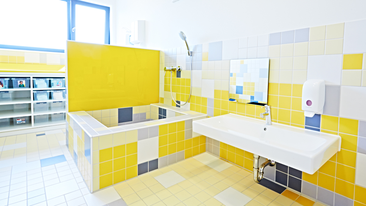 德国最高日托中心 · 纽伦堡“沃尔克 10”-16