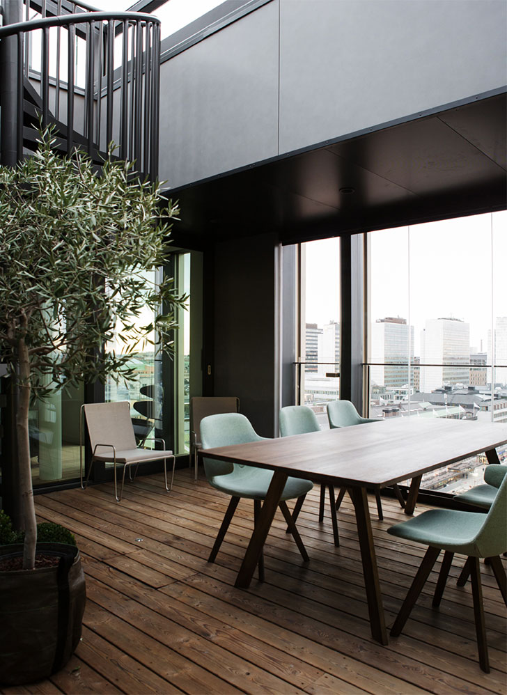 斯德哥尔摩现代奢华公寓，全景窗揽城市风光-9