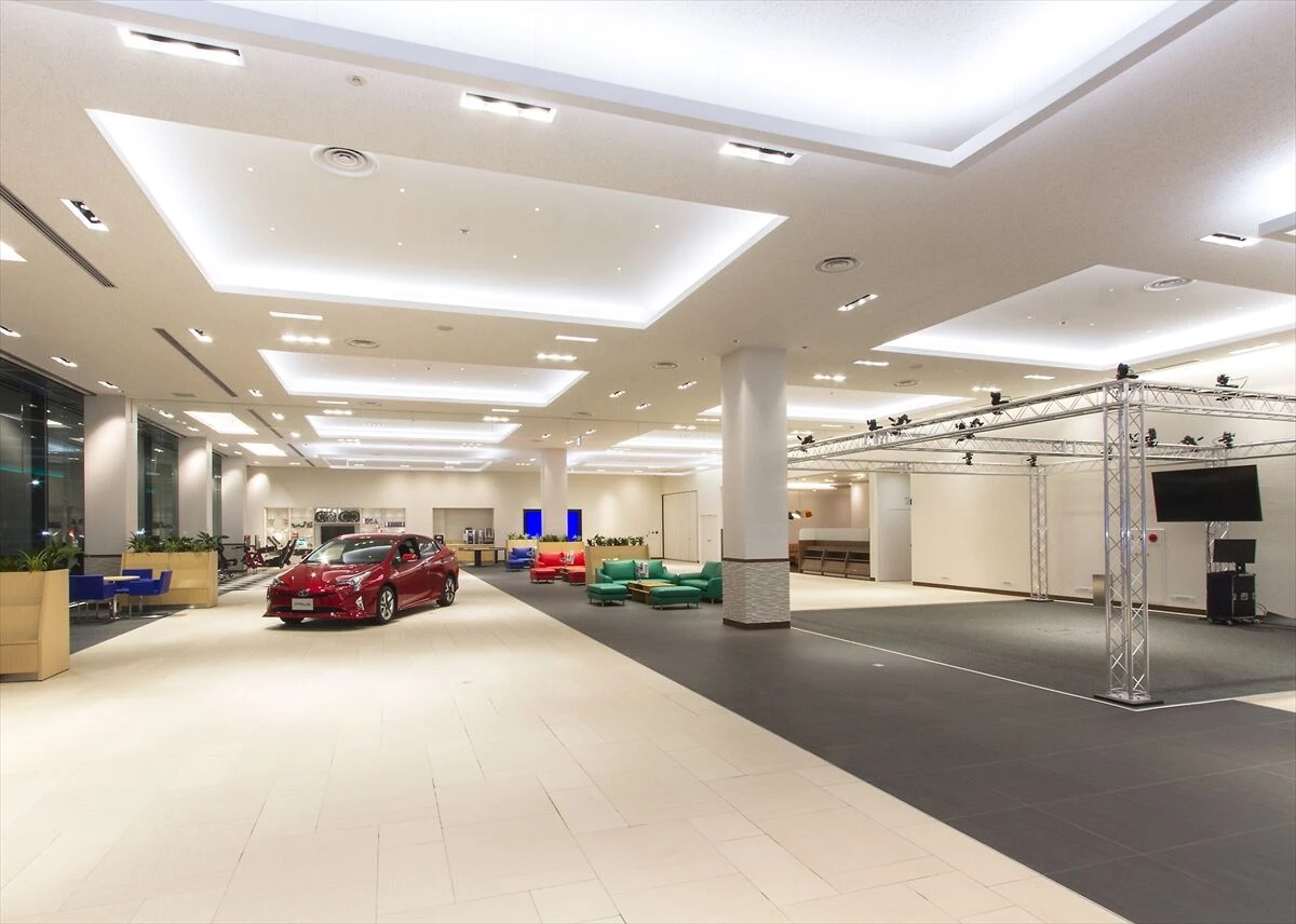 Nagoya TOYOPET Miyoshi Showroom-12