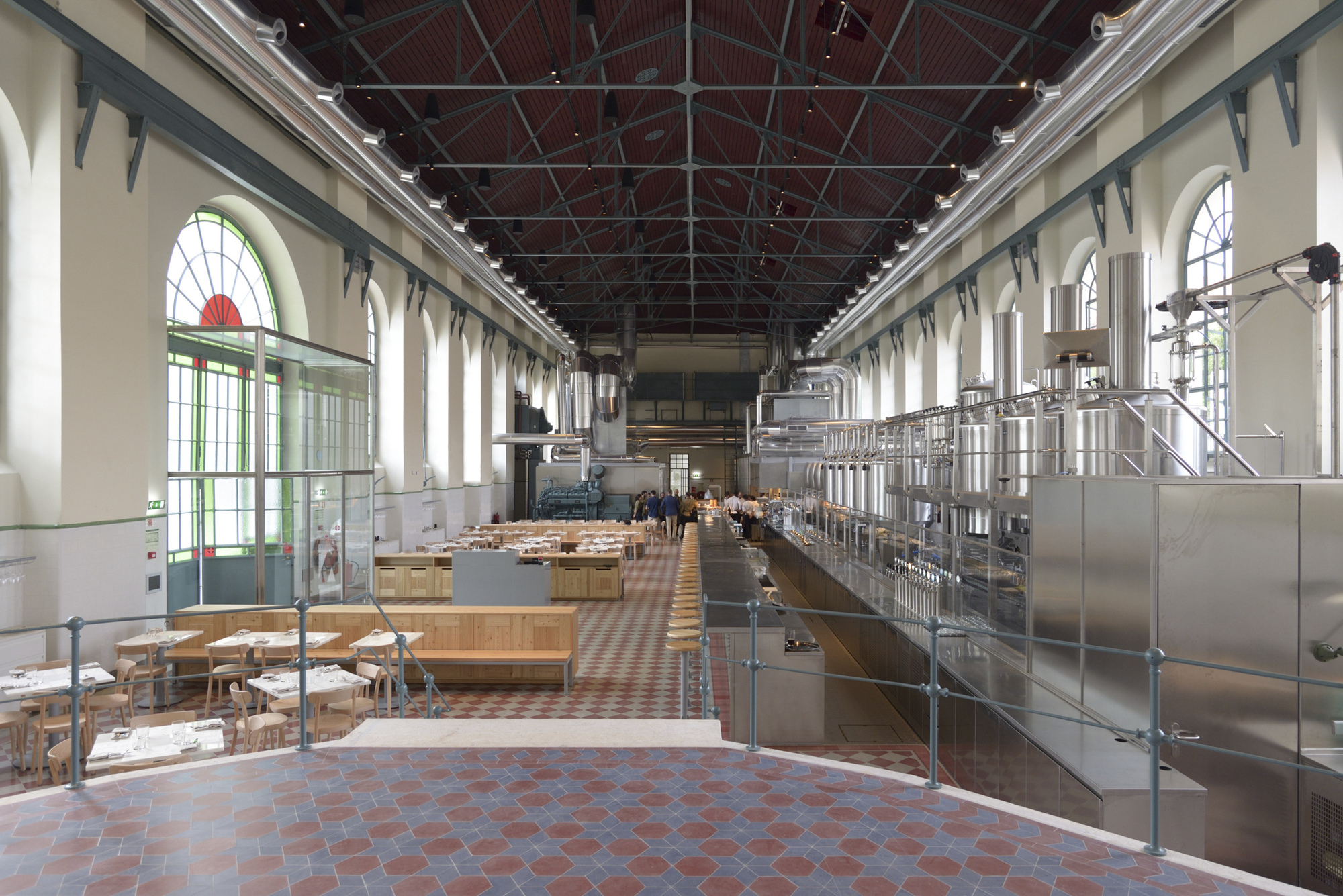 Transformation of the Former Military Maintenance Power Plant into the Browers Beato Microbrewery and Restaurant / Eduardo Souto de Moura + Nuno Graça Moura-28