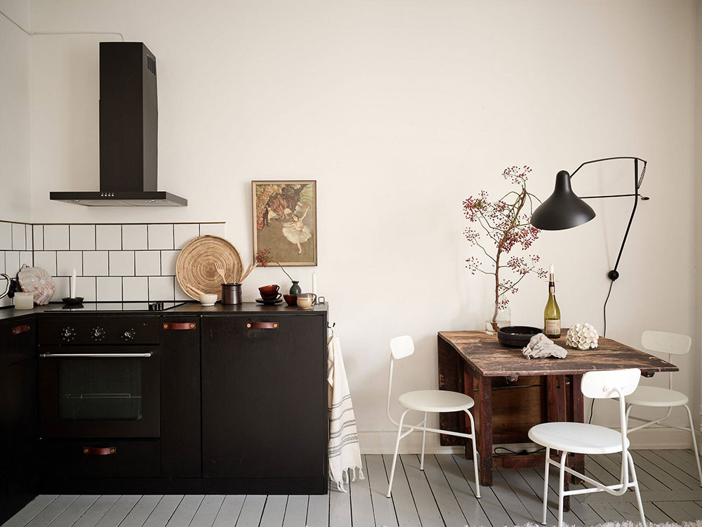 瑞典 38 平米温暖公寓，黑色与棕色调的完美融合-3