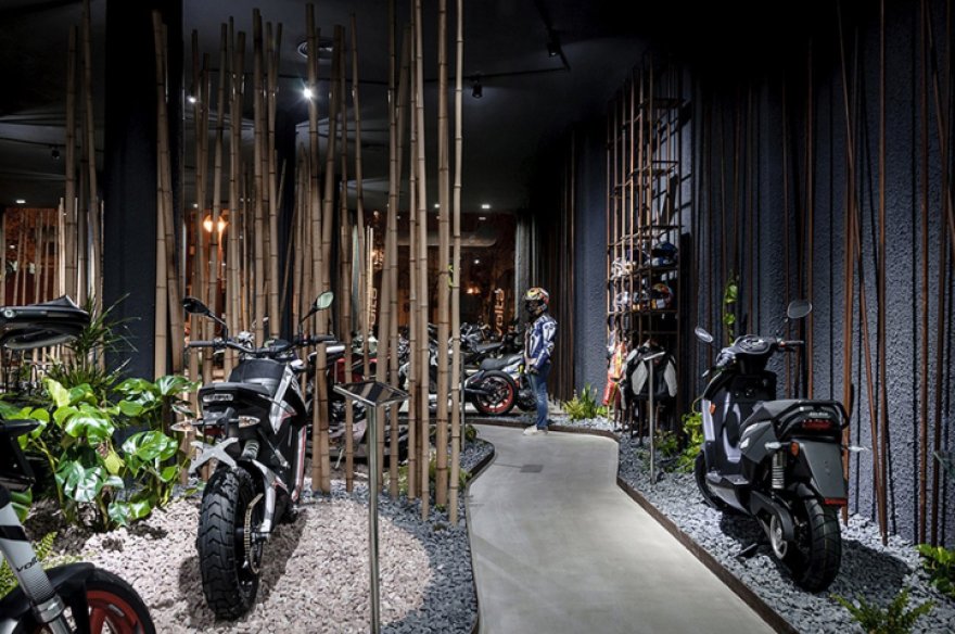 西班牙多品牌摩托车展厅设计-7