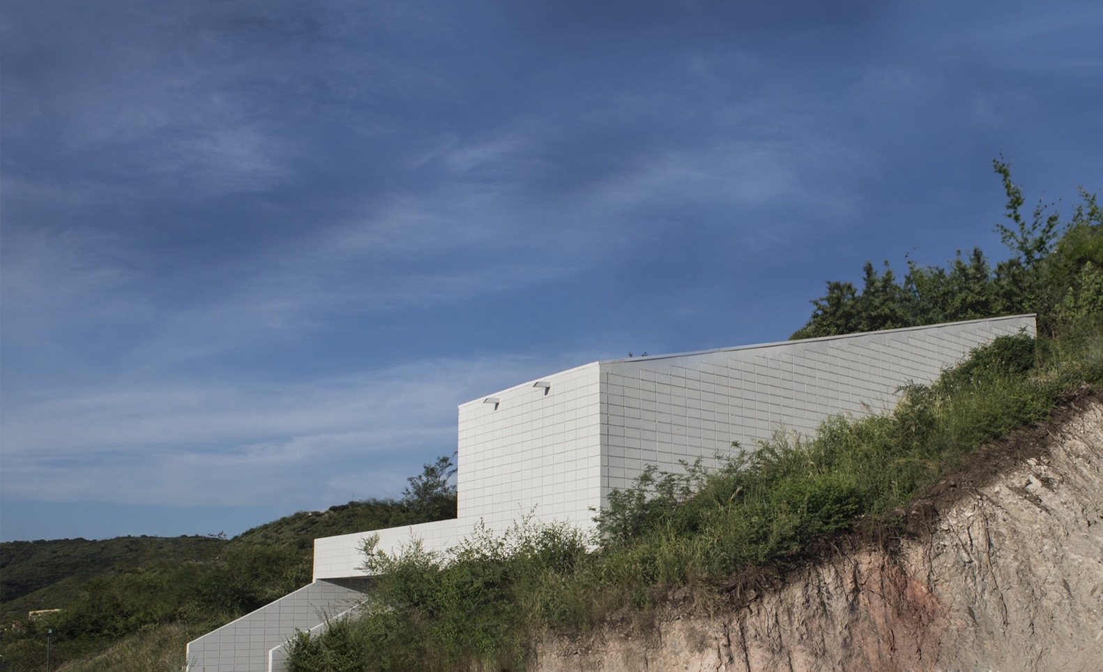 阿根廷郊区简约住宅-24