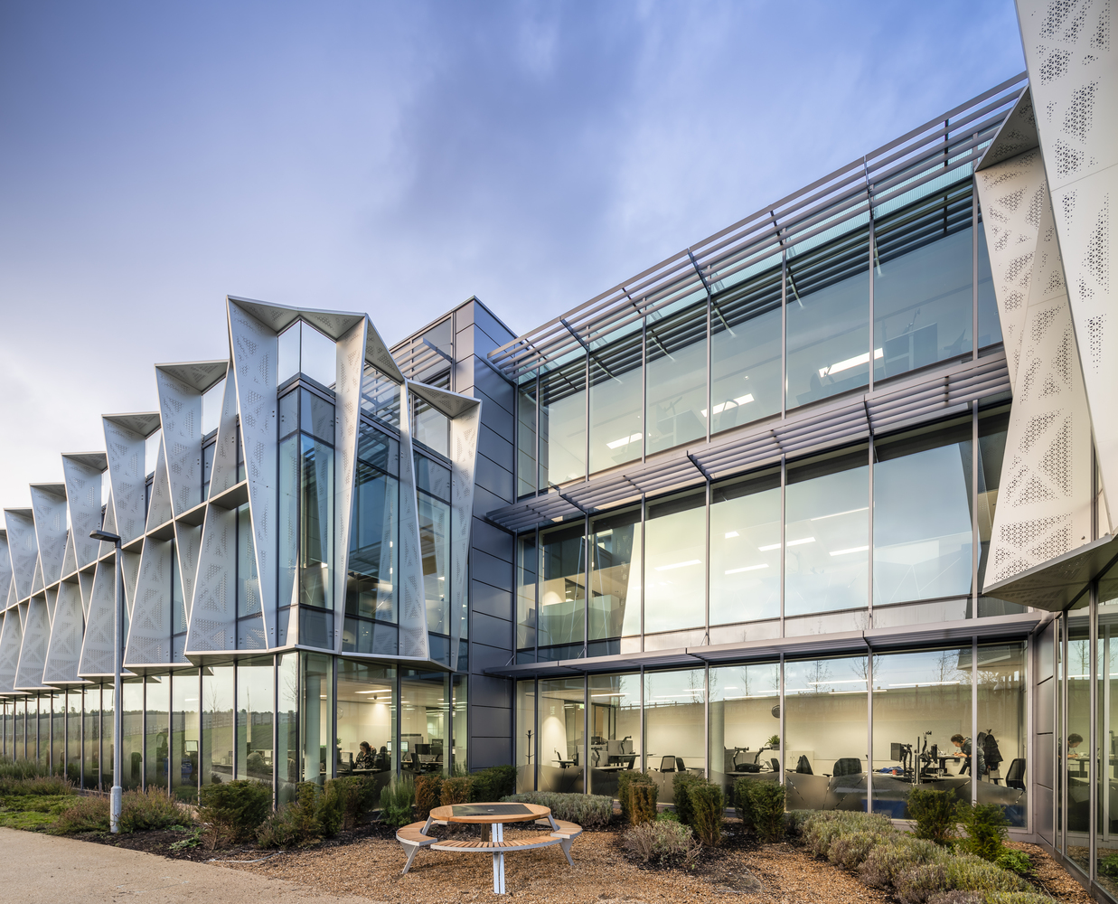 科技巨头 ARM 新总部,硅晶体结构灵感设计-18