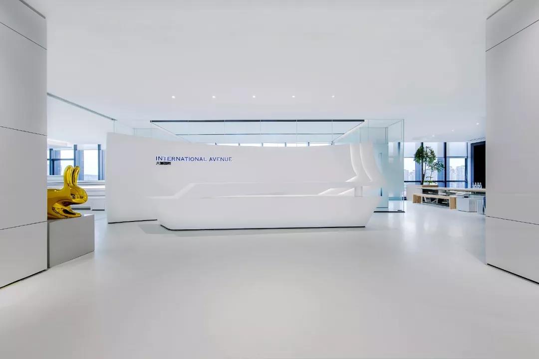 极简白，如何打造前卫艺术的国际办公-2