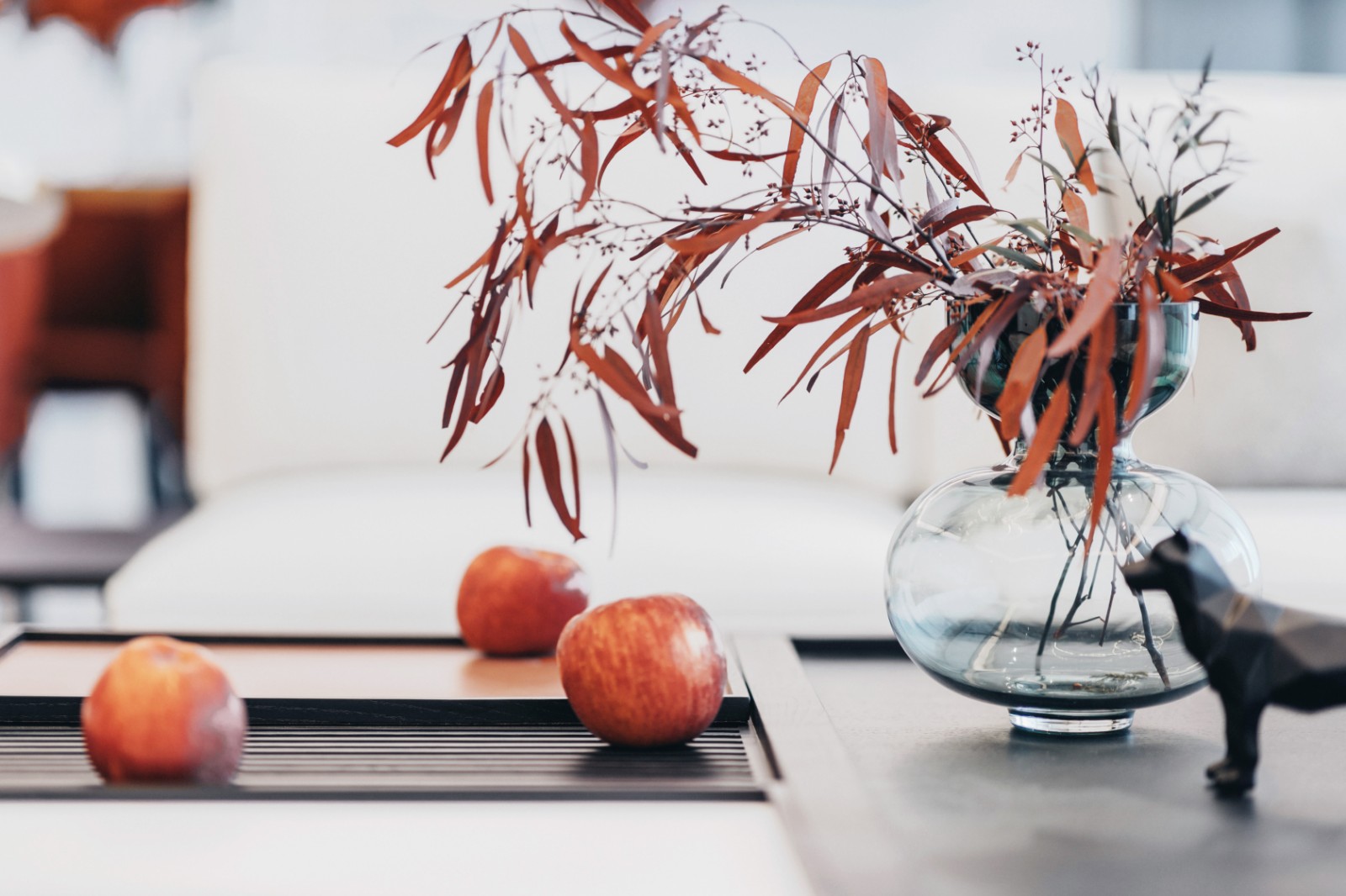 深圳 380㎡现代别墅 | 简约优雅,红调添彩-18