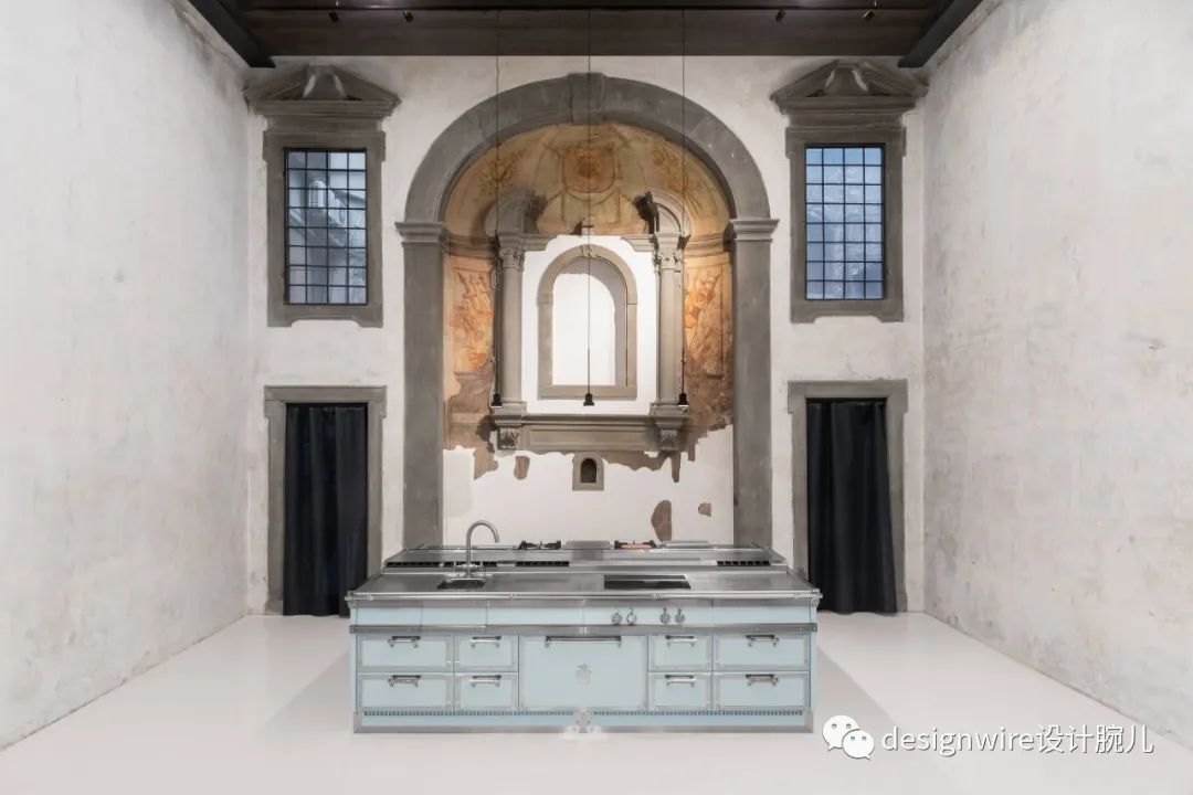 意式风情与现代技术交融的 Officine Gullo 厨房-24