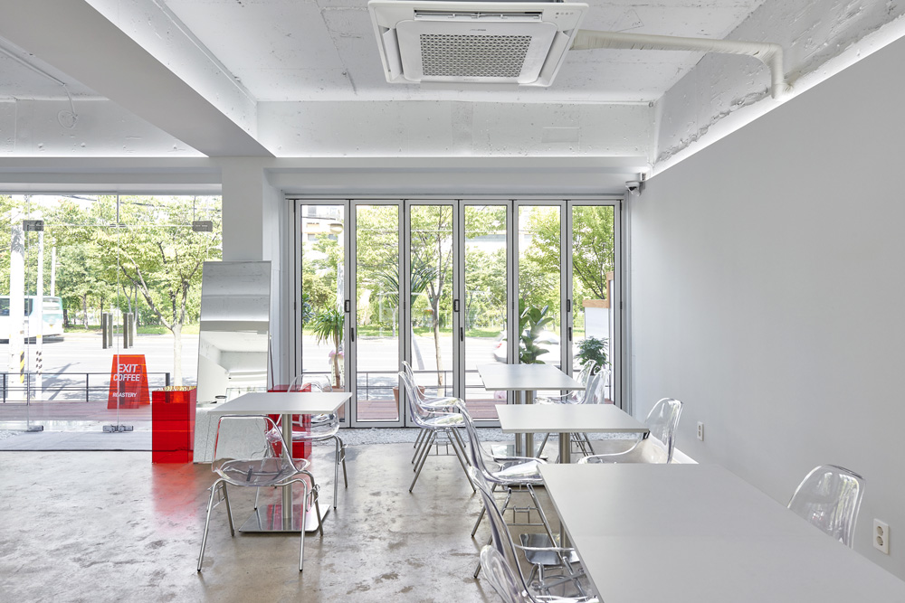 现代简约 30 坪咖啡厅，展现精致生活品味-10