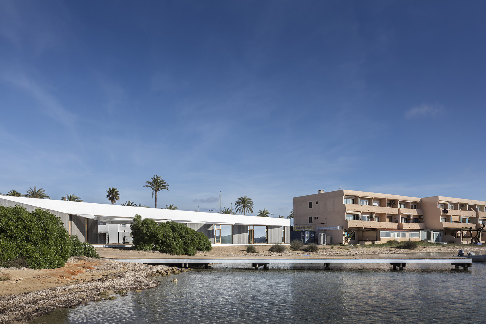 Formentera水上运动中心，西班牙 / Marià Castelló Architecture-10
