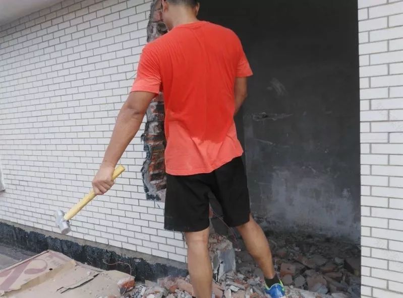 不惑之年,他自己动手建了一座楼顶花园,养花种菜喂鱼……-27