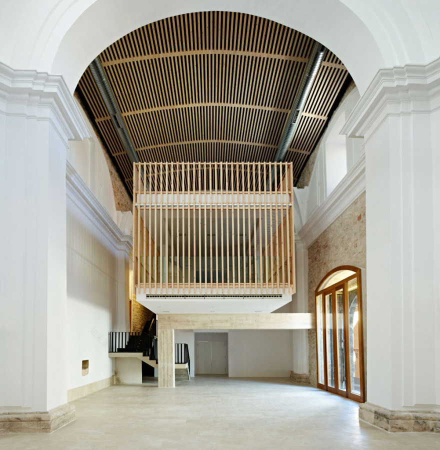 西班牙 16 世纪教堂复兴 | 多功能活动空间-32