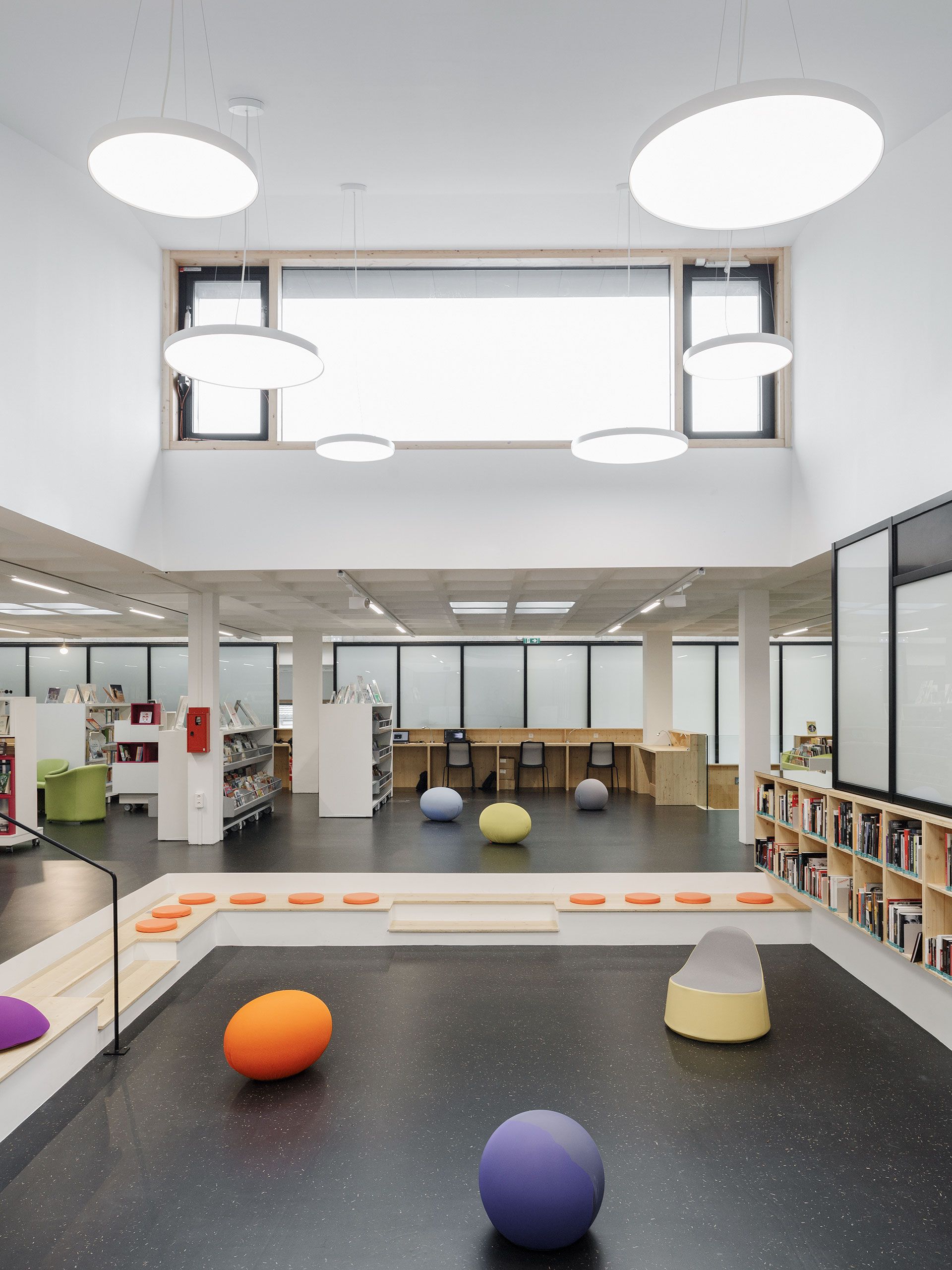 拉乌省立多媒体图书馆-4