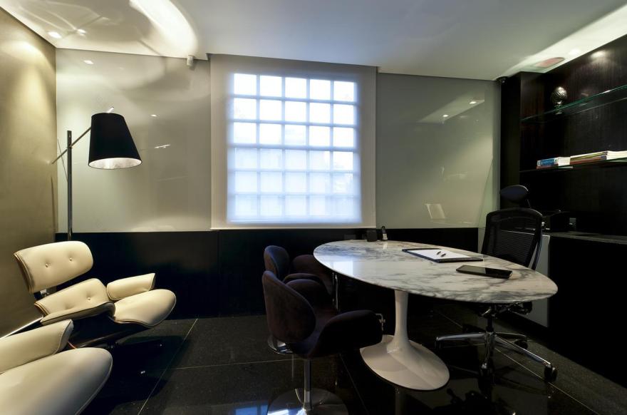 巴西律师事务所办公室翻新,融入垂直花园和环保设计-12