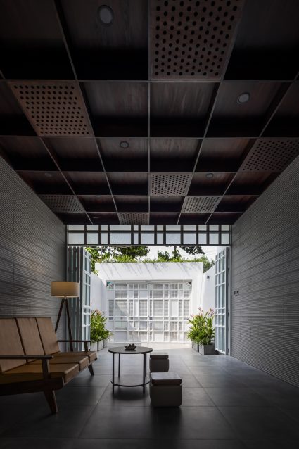 J酒店；J寓所；J住宅（需结合具体语境确定最合适的表述，这里提供较常见的几种，若非要取一种最可能通用的，优先选J酒店 ） 丨越南-27