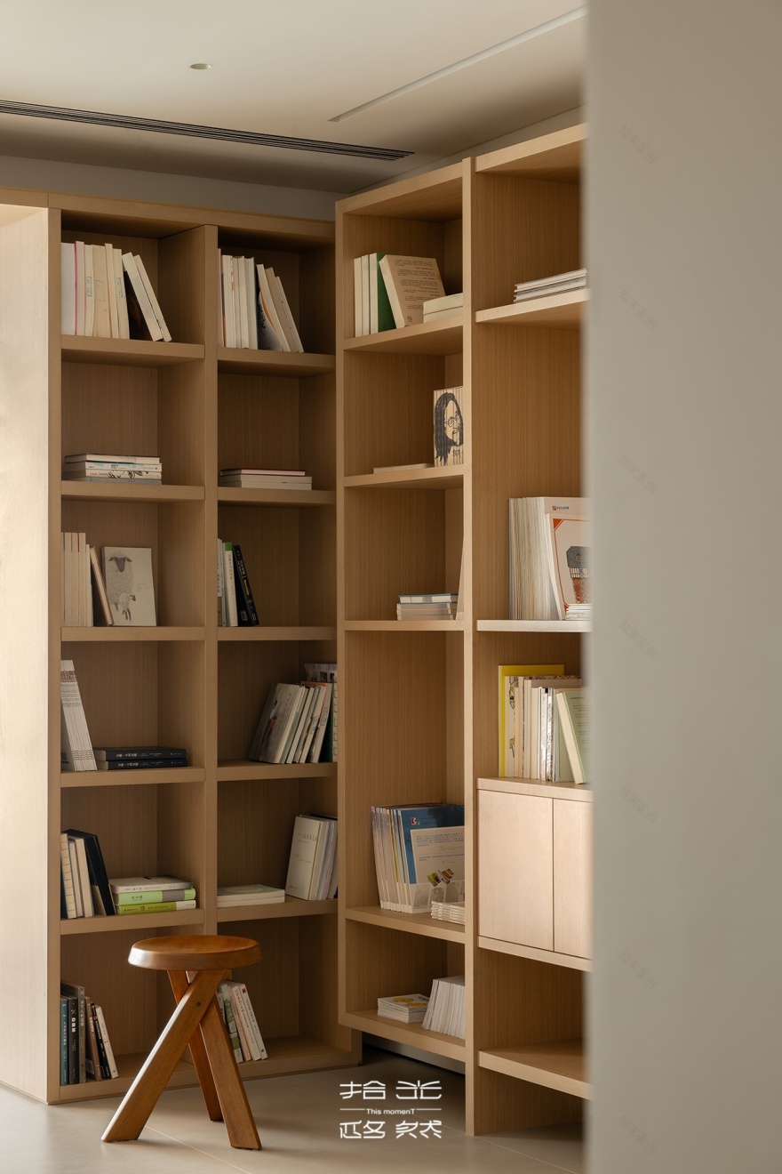 把图书馆搬进客厅,装得下书籍也盛满了陪伴 · 拾光悠然设计-12