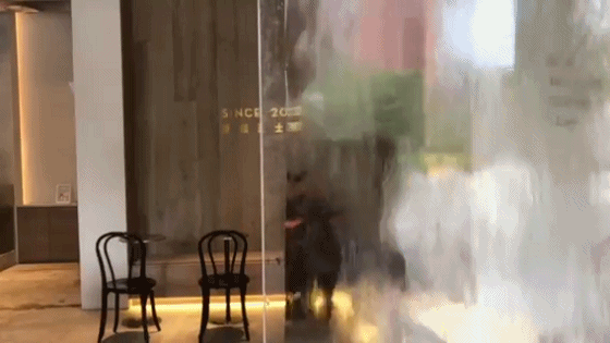 喜茶南宁万象城店 | 城市山水间的残缺之美-45