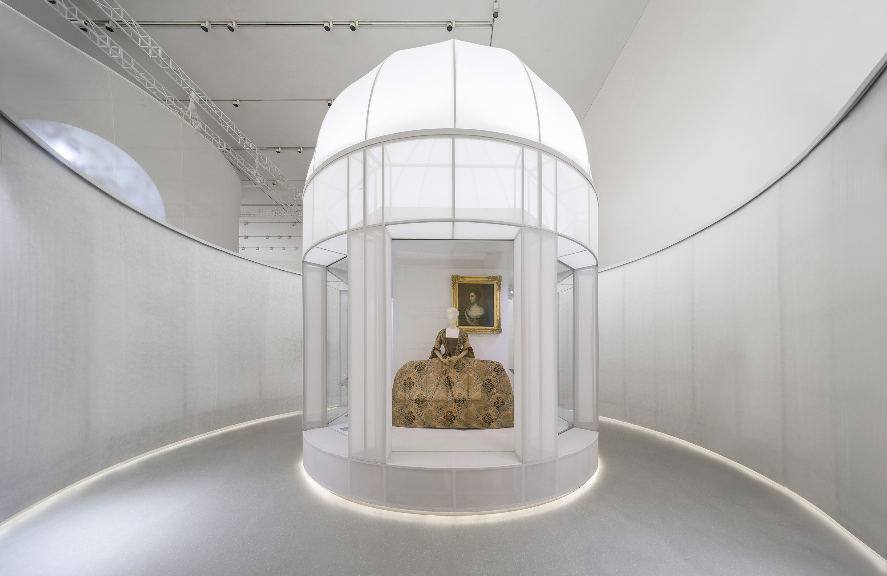 V&A 博物馆“时尚与自然”展览丨中国深圳丨Studio 10-34