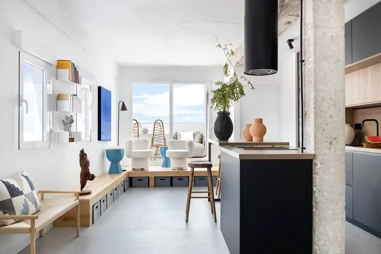 西班牙 70 年代公寓现代设计改造 | 自然材质与阳光的和谐融合-6