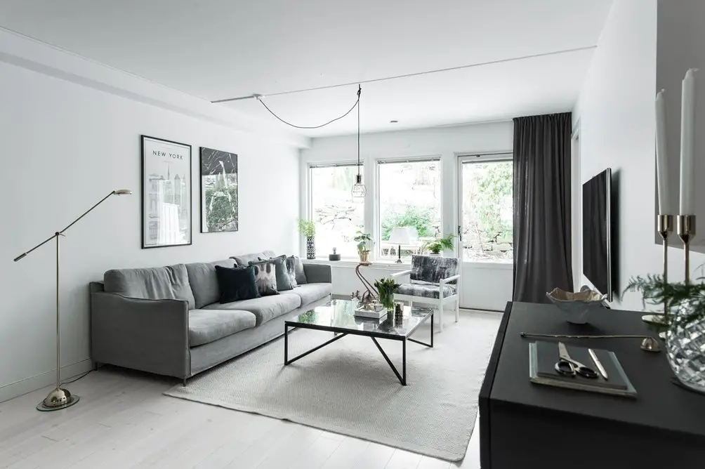 北欧风尚 | 原始木桌与炭灰色墙壁的完美搭配-7