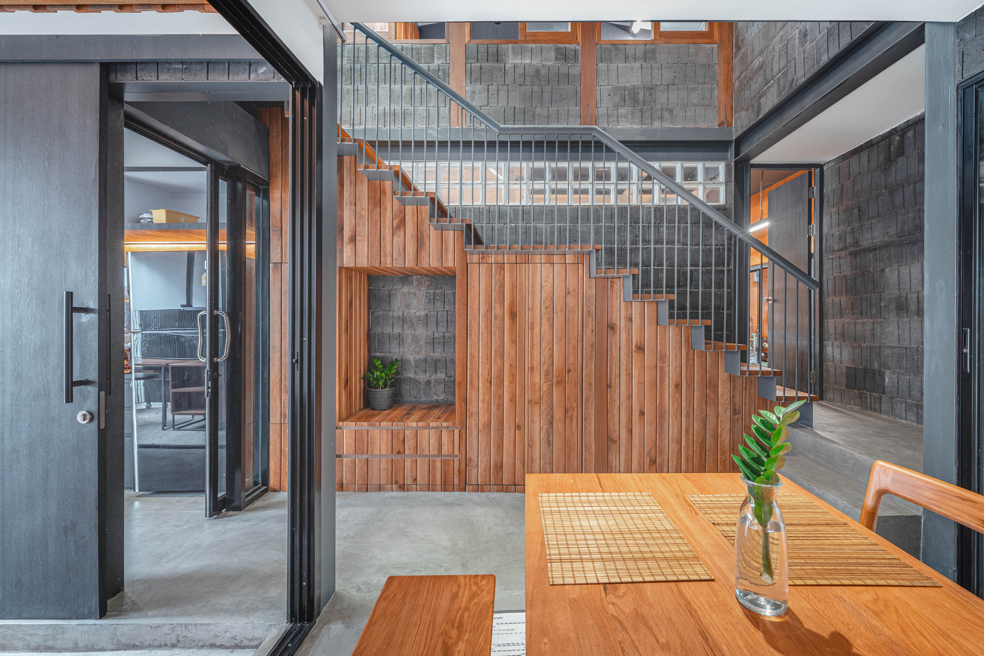 Baan Priggang / BodinChapa Architects-38