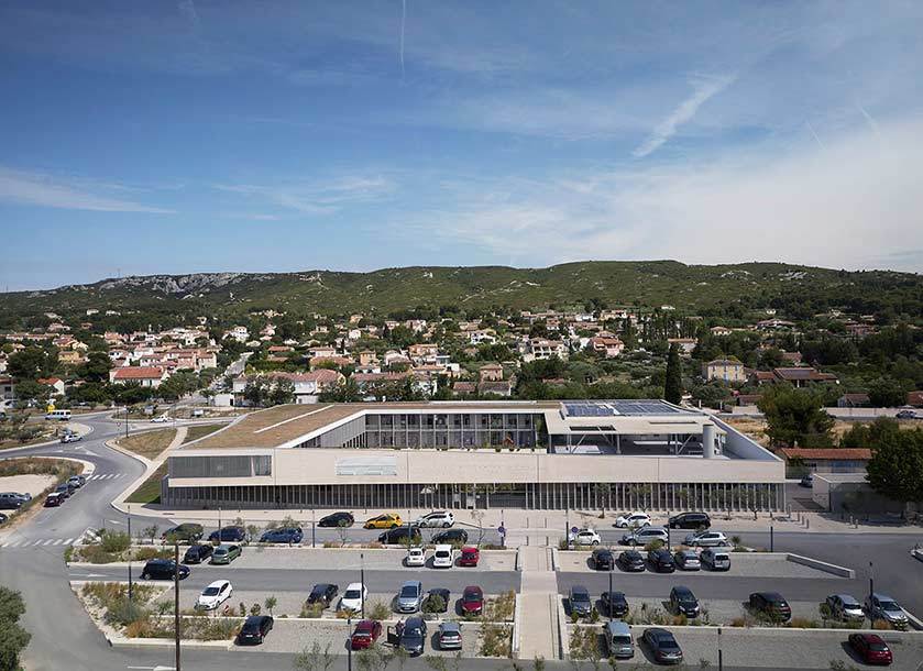 法国 Pomme de Pin 学校建筑群 | 室内景观丰富，融入自然-34