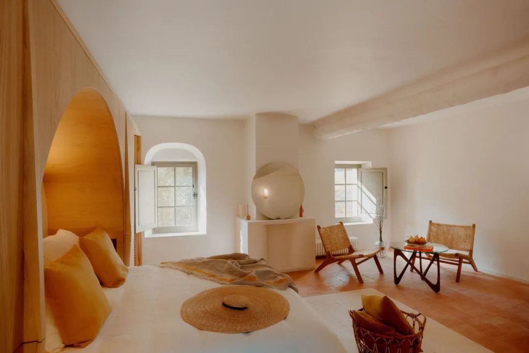 普罗旺斯葡萄园古老城堡重建丨建筑师Amelia Tavella-25